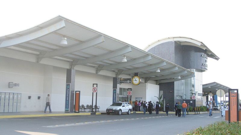 Joinville–Lauro Carneiro de Loyola Airport